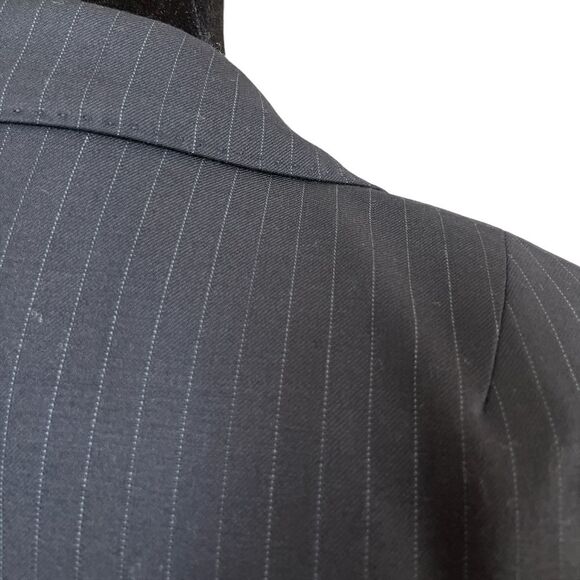 J. CREW CROPPED NAVY WOOL PINSTRIPED BLAZER SIZE 12 TALL - Picture 5 of 7